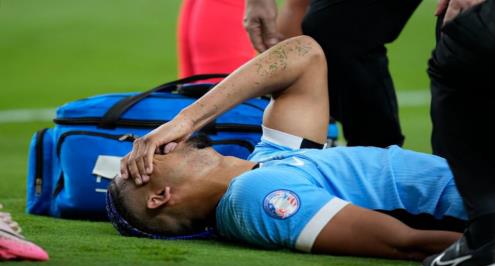 إصابة أراوخو تهدد مشاركته في انطلاقة الدوري الإسباني وتجديد عقده مع برشلونة